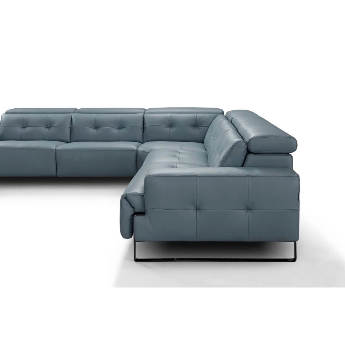 I772 Sectional Living Room Incanto 33